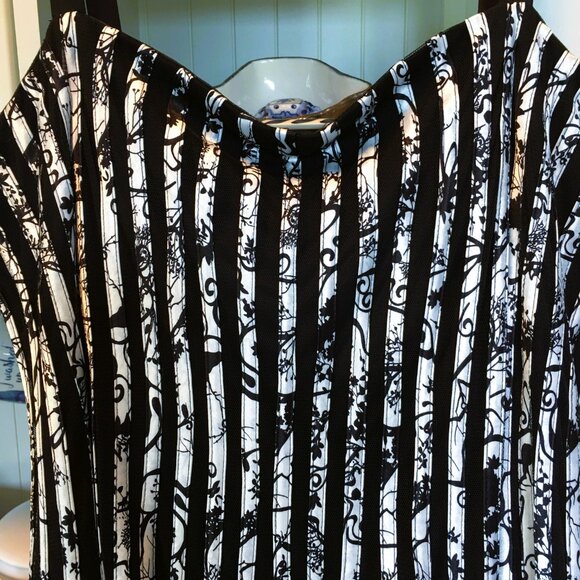 JS Collections Cocktail Dress Floral Accordion Draped Black Midi Dress 18W - Picture 4 of 8